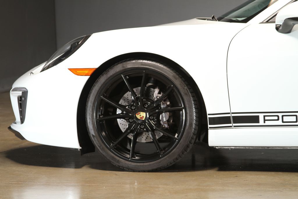 2017 Porsche 911 Image 16