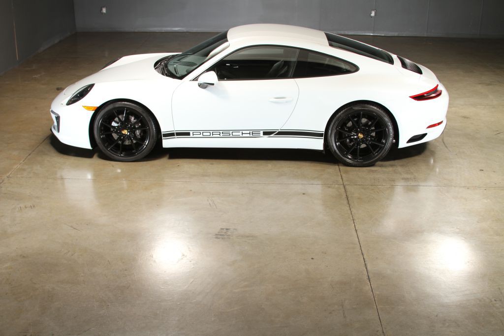2017 Porsche 911 Image 19