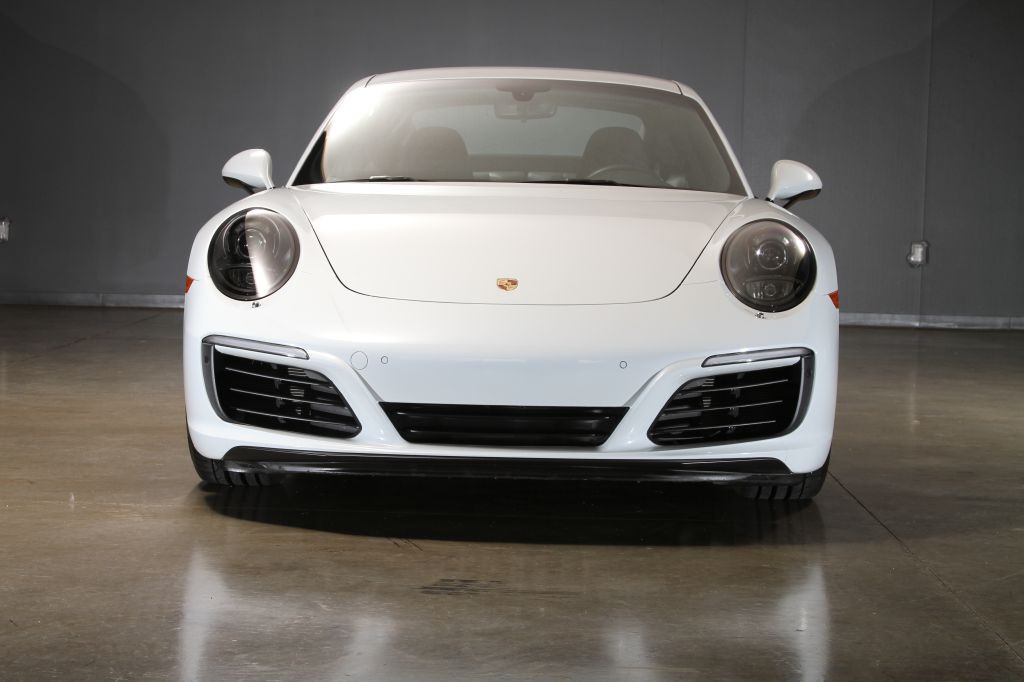 2017 Porsche 911 Image 21