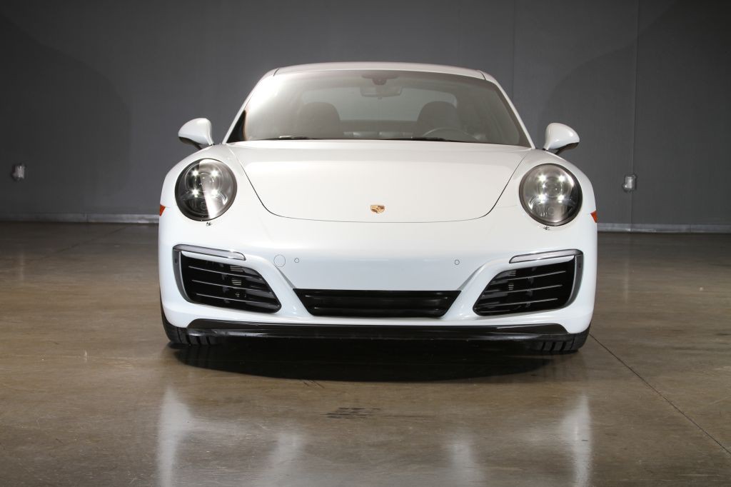 2017 Porsche 911 Image 23