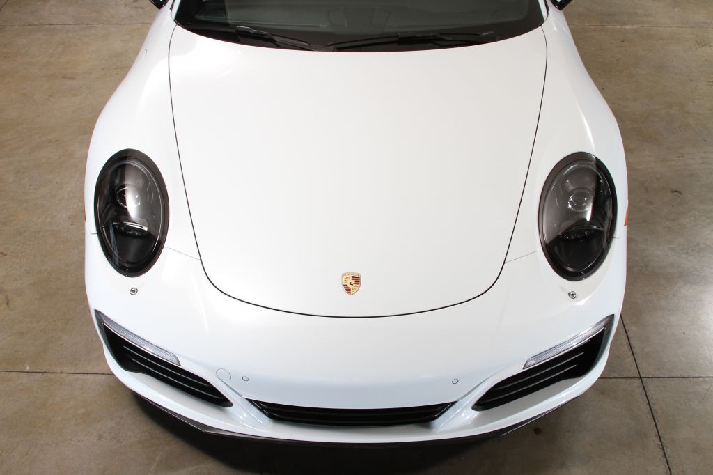 2017 Porsche 911 Image 24