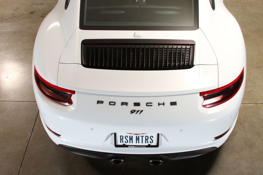 2017 Porsche 911 Image 30