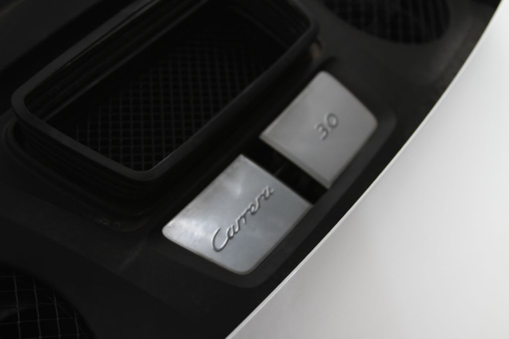 2017 Porsche 911 Image 31