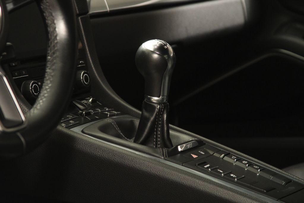 2017 Porsche 911 Image 34