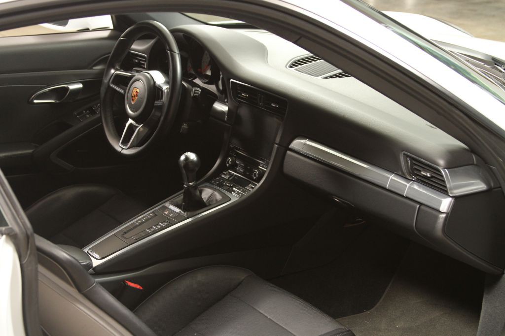 2017 Porsche 911 Image 42