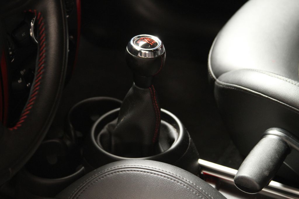 2013 MINI Cooper Image 3