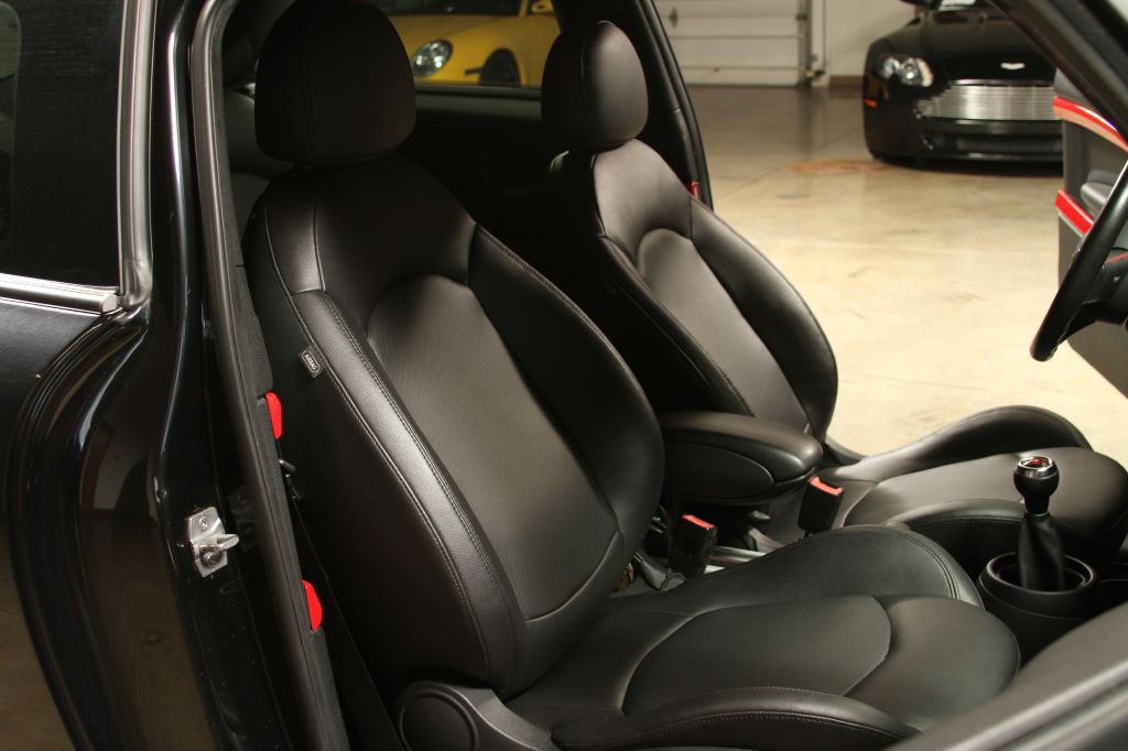 2013 MINI Cooper Image 37