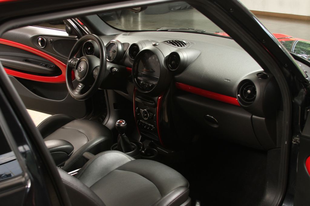 2013 MINI Cooper Image 38