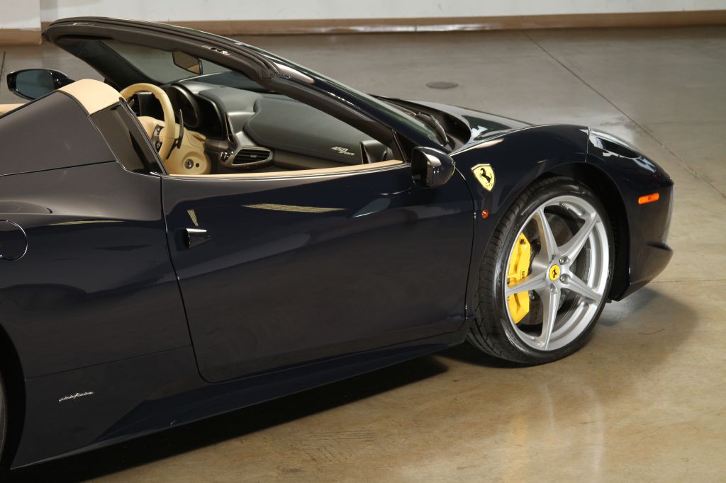 2012 Ferrari 458 SPIDER Image 32
