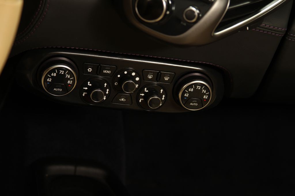 2012 Ferrari 458 SPIDER Image 73