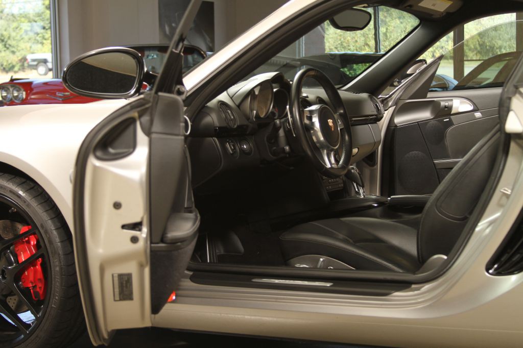 2012 Porsche Cayman Image 2