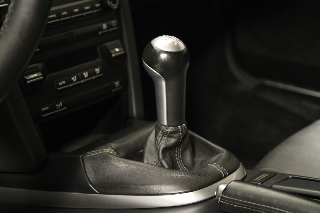 2009 Porsche Cayman Image 9