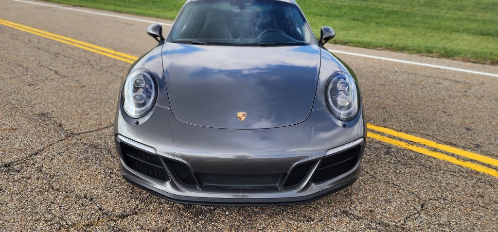 2018 Porsche 911 Image 18