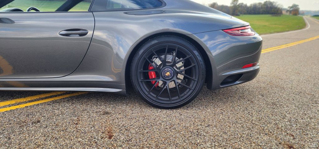 2018 Porsche 911 Image 21