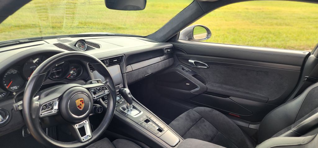 2018 Porsche 911 Image 30