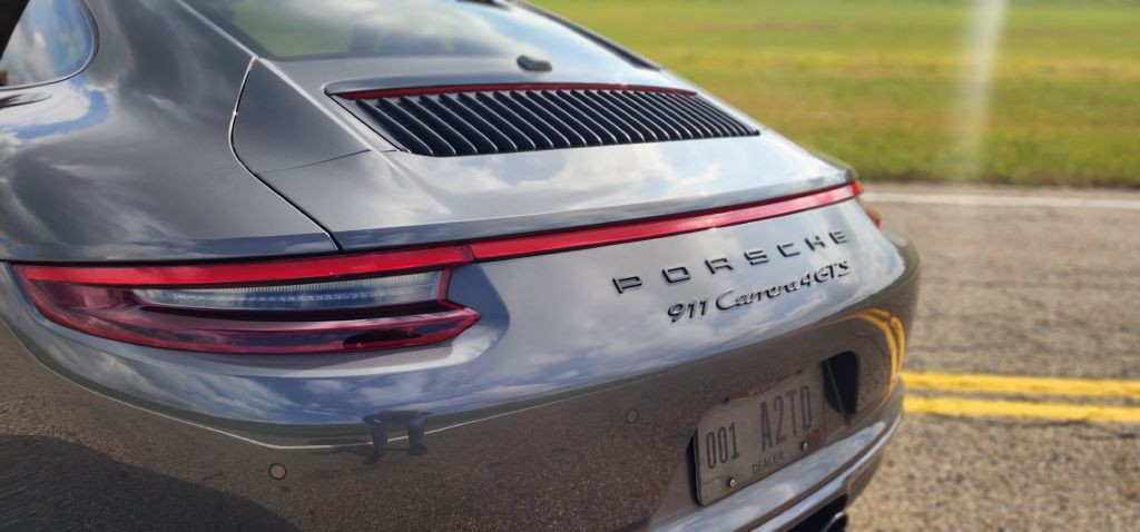 2018 Porsche 911 Image 36