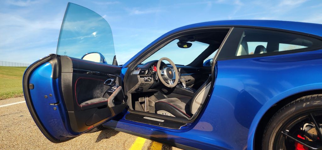 2016 Porsche 911 Image 2