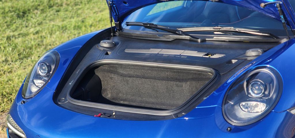 2016 Porsche 911 Image 18