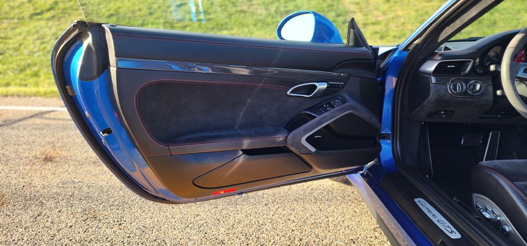 2016 Porsche 911 Image 23