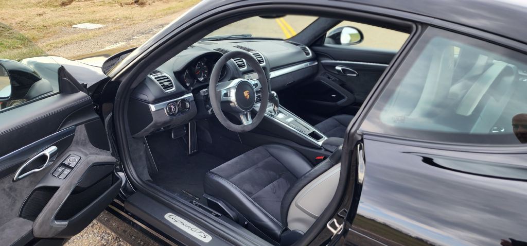 2015 Porsche Cayman Image 2