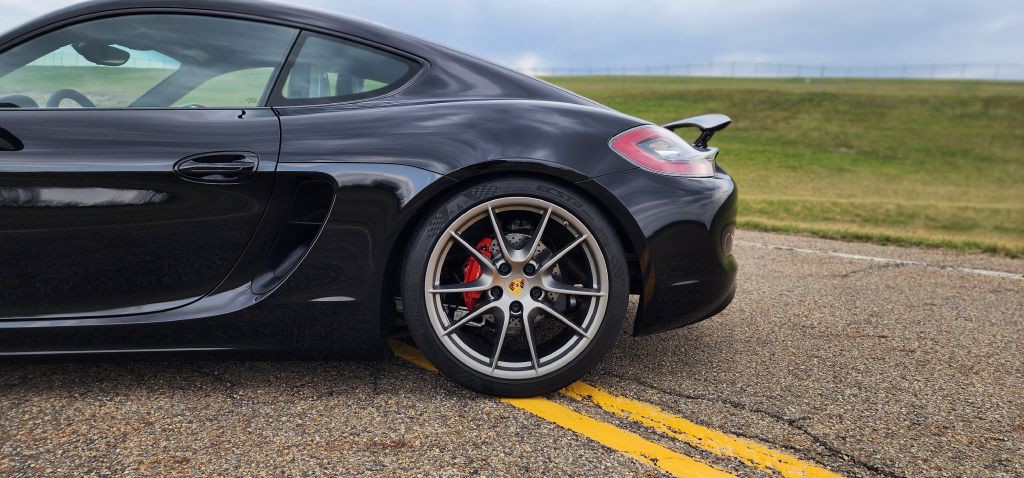 2015 Porsche Cayman Image 24
