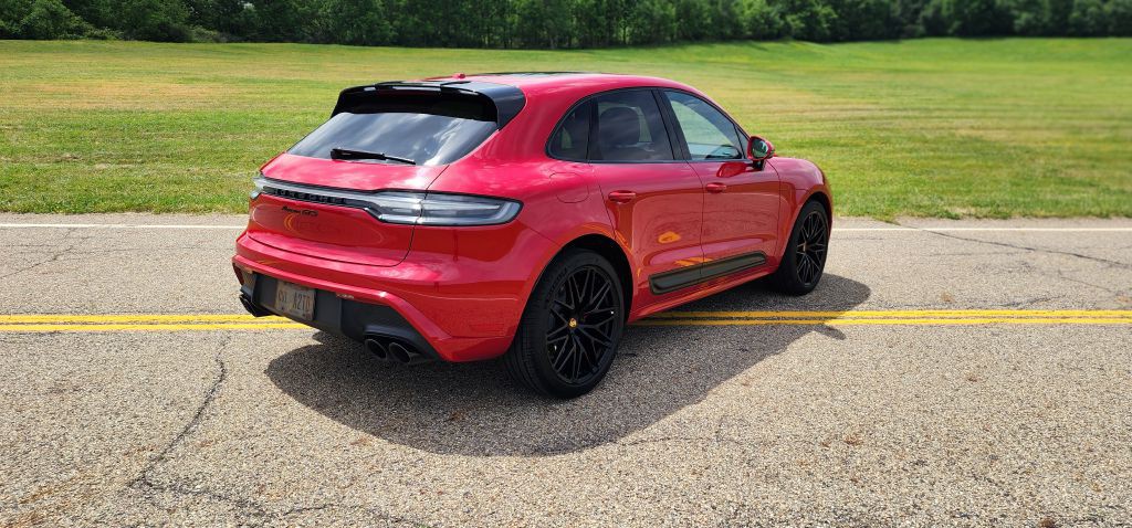 2022 Porsche Macan Image 10
