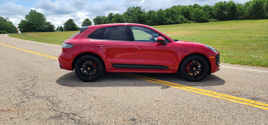 2022 Porsche Macan Image 11
