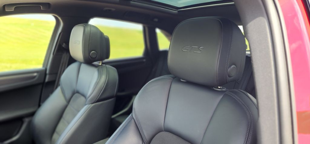 2022 Porsche Macan Image 17