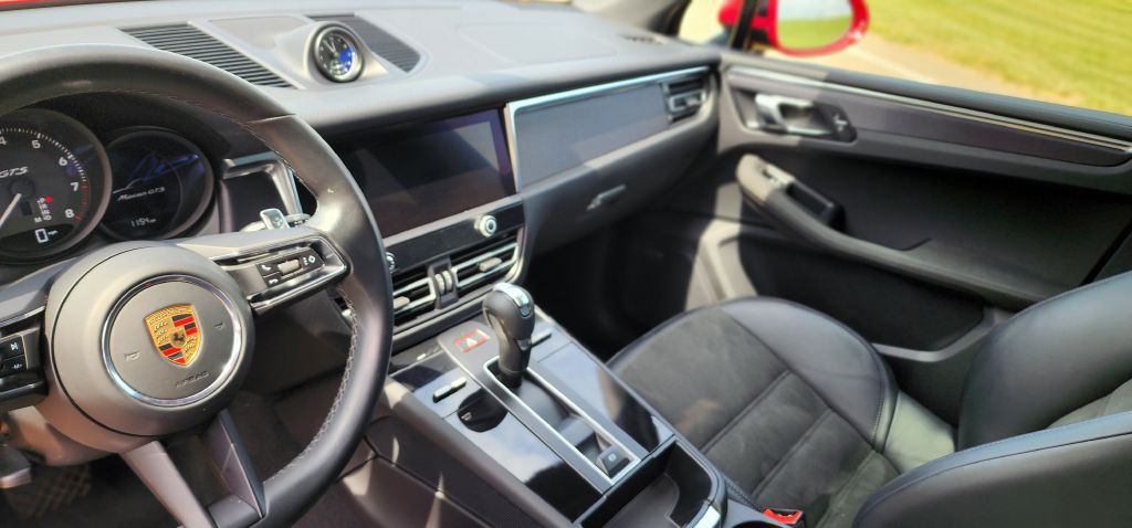 2022 Porsche Macan Image 19