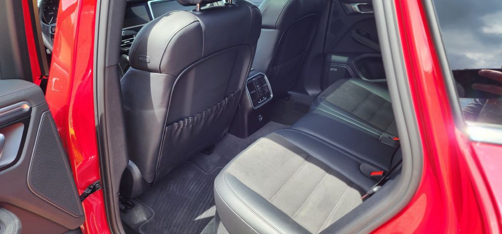 2022 Porsche Macan Image 20