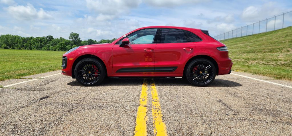 2022 Porsche Macan Image 23