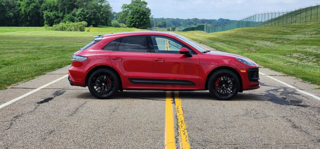 2022 Porsche Macan Image 28