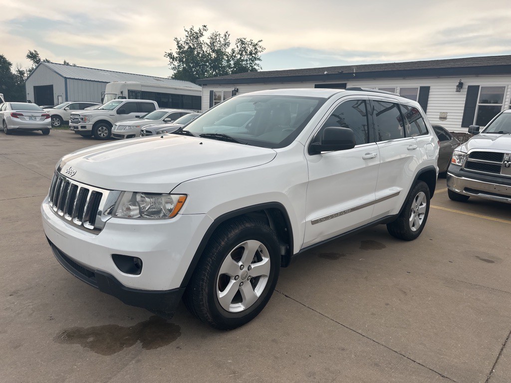2013 Jeep Grand Cherokee Image 2