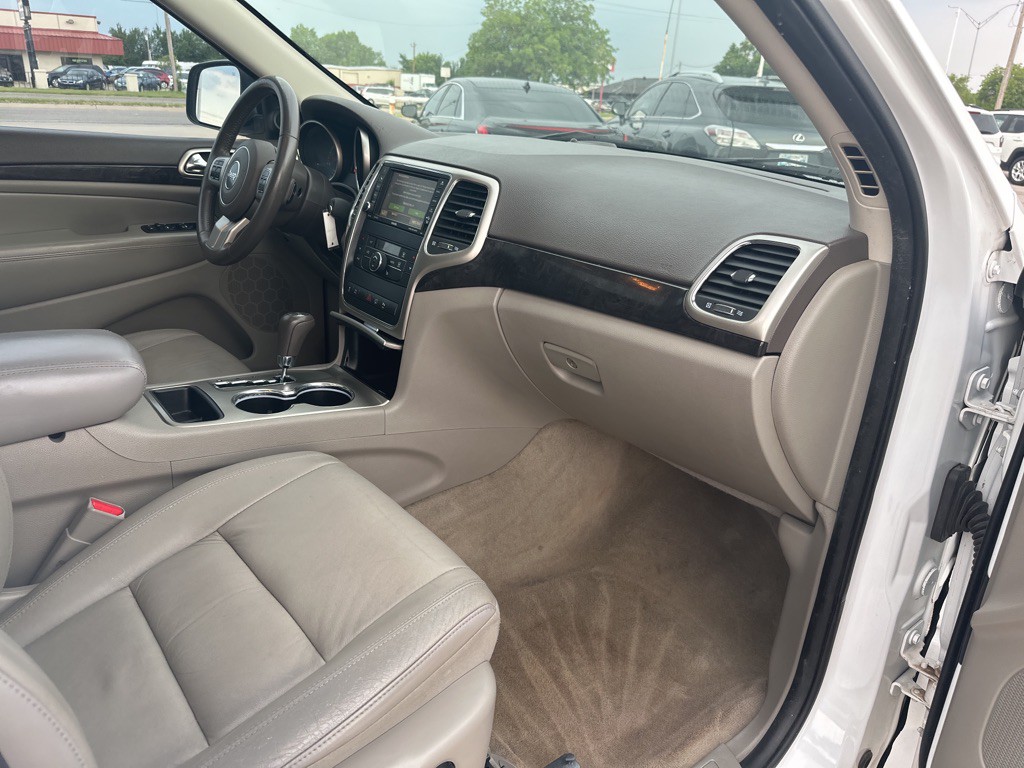2013 Jeep Grand Cherokee Image 24