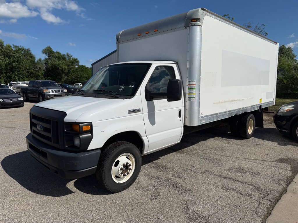 2017 Ford Econoline Image 7