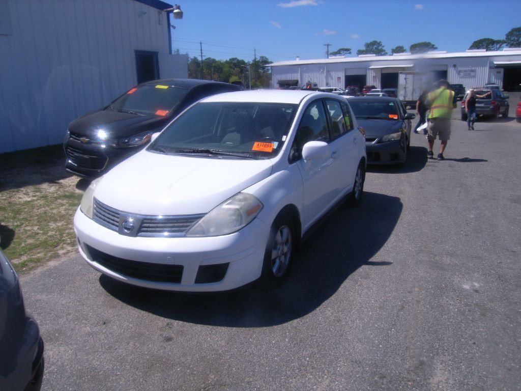 2009 Nissan Versa Image 1