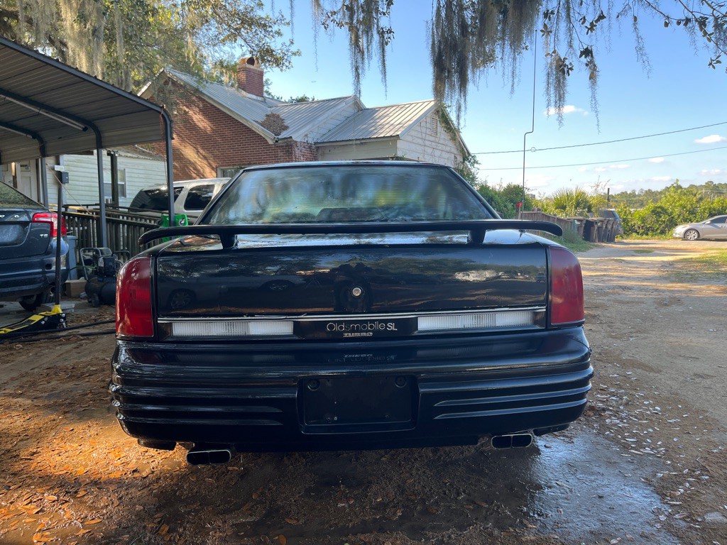 1993 Oldsmobile Cutlass Supreme Image 6