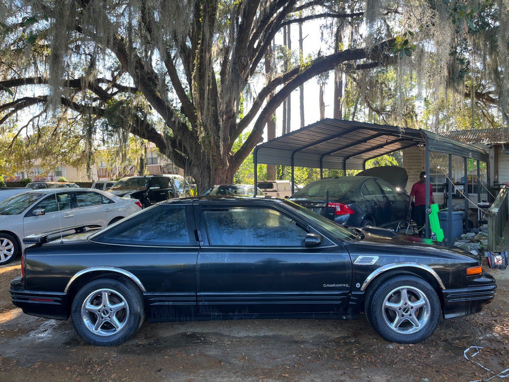 1993 Oldsmobile Cutlass Supreme Image 8