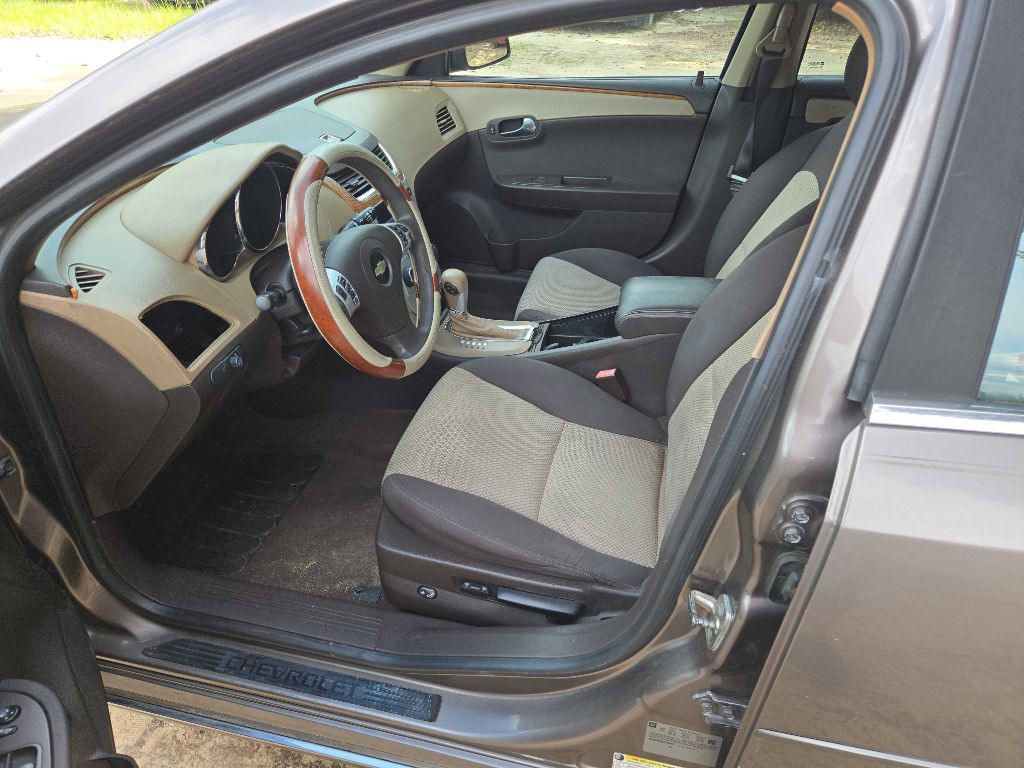 2012 Chevrolet Malibu Image 9