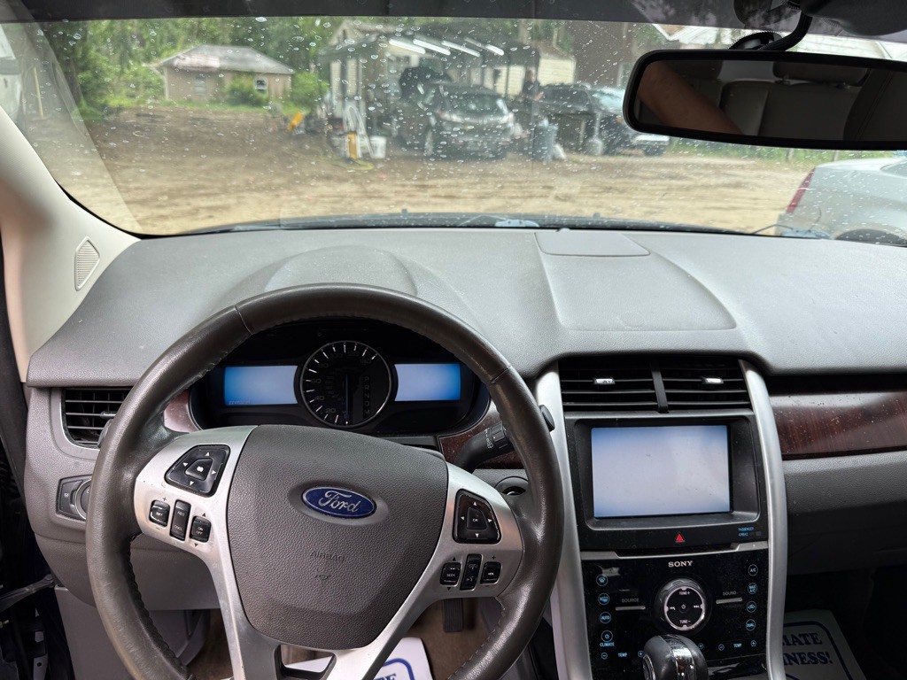 2011 Ford Edge Image 9
