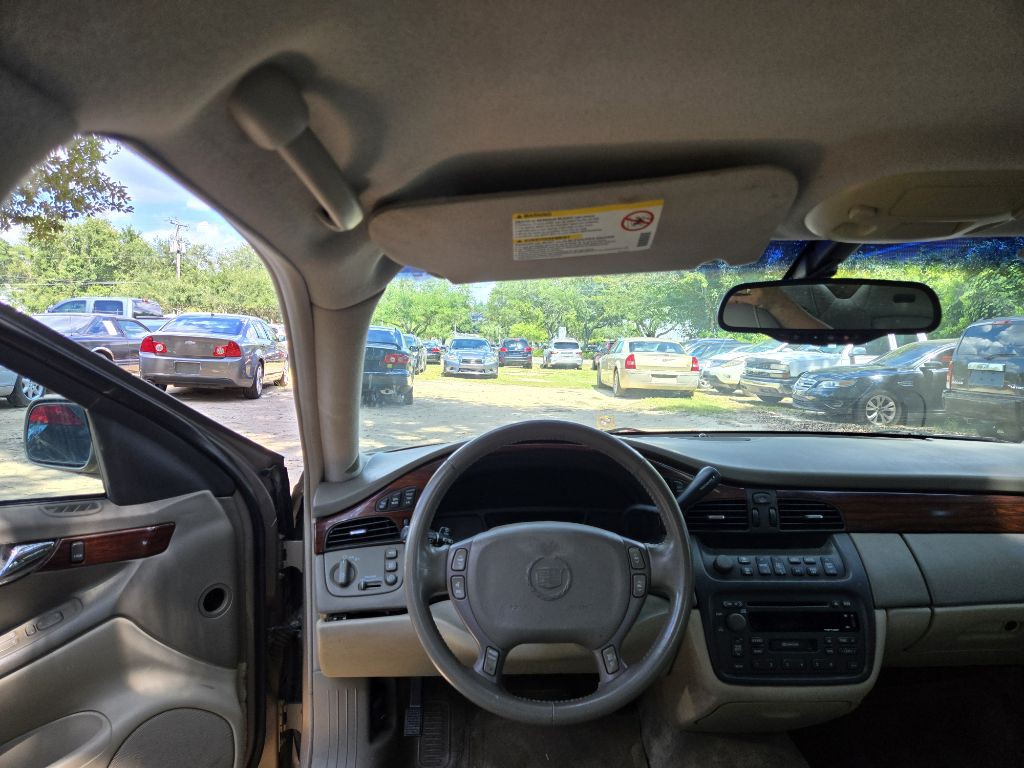 2003 Cadillac DeVille Image 11