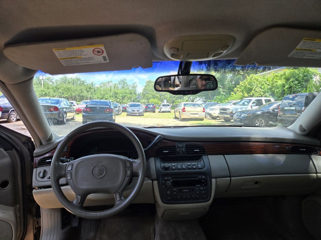 2003 Cadillac DeVille Image 13