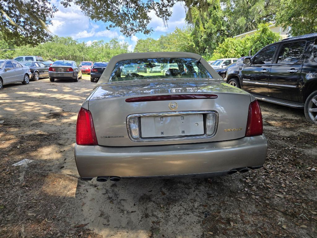 2003 Cadillac DeVille Image 16