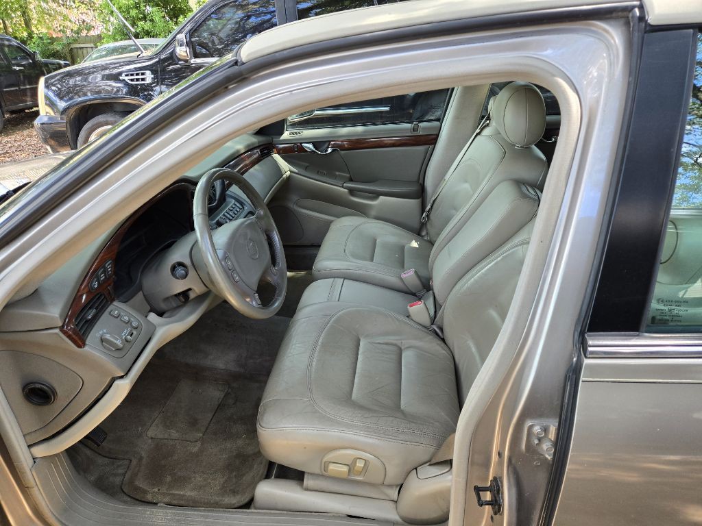 2003 Cadillac DeVille Image 21