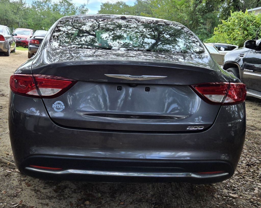 2015 Chrysler 200 Image 5