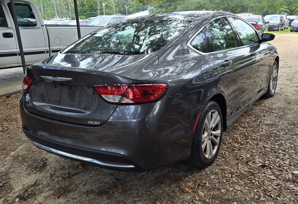 2015 Chrysler 200 Image 6