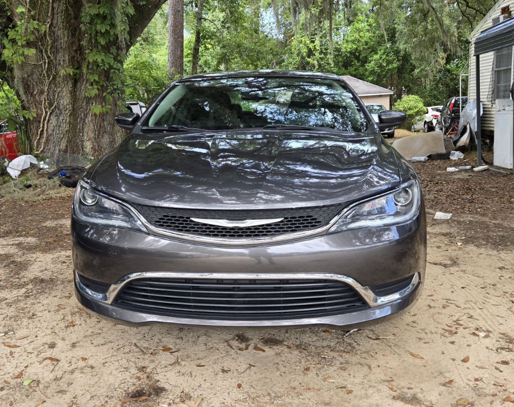 2015 Chrysler 200 Image 7