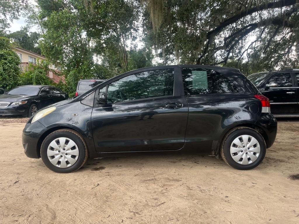 2010 Toyota Yaris Image 4