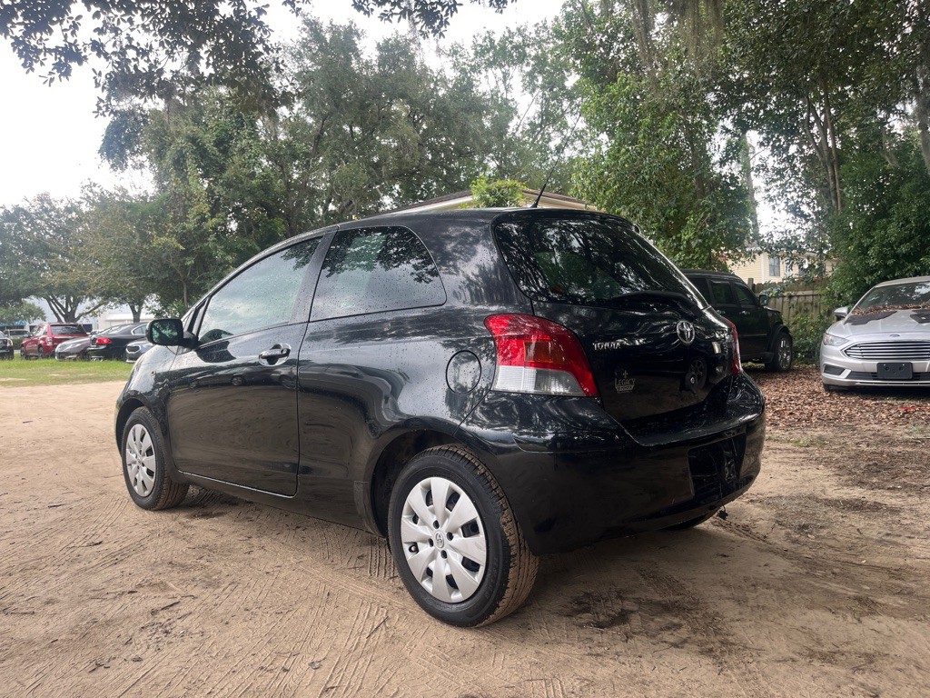 2010 Toyota Yaris Image 5