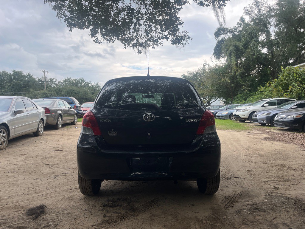 2010 Toyota Yaris Image 6